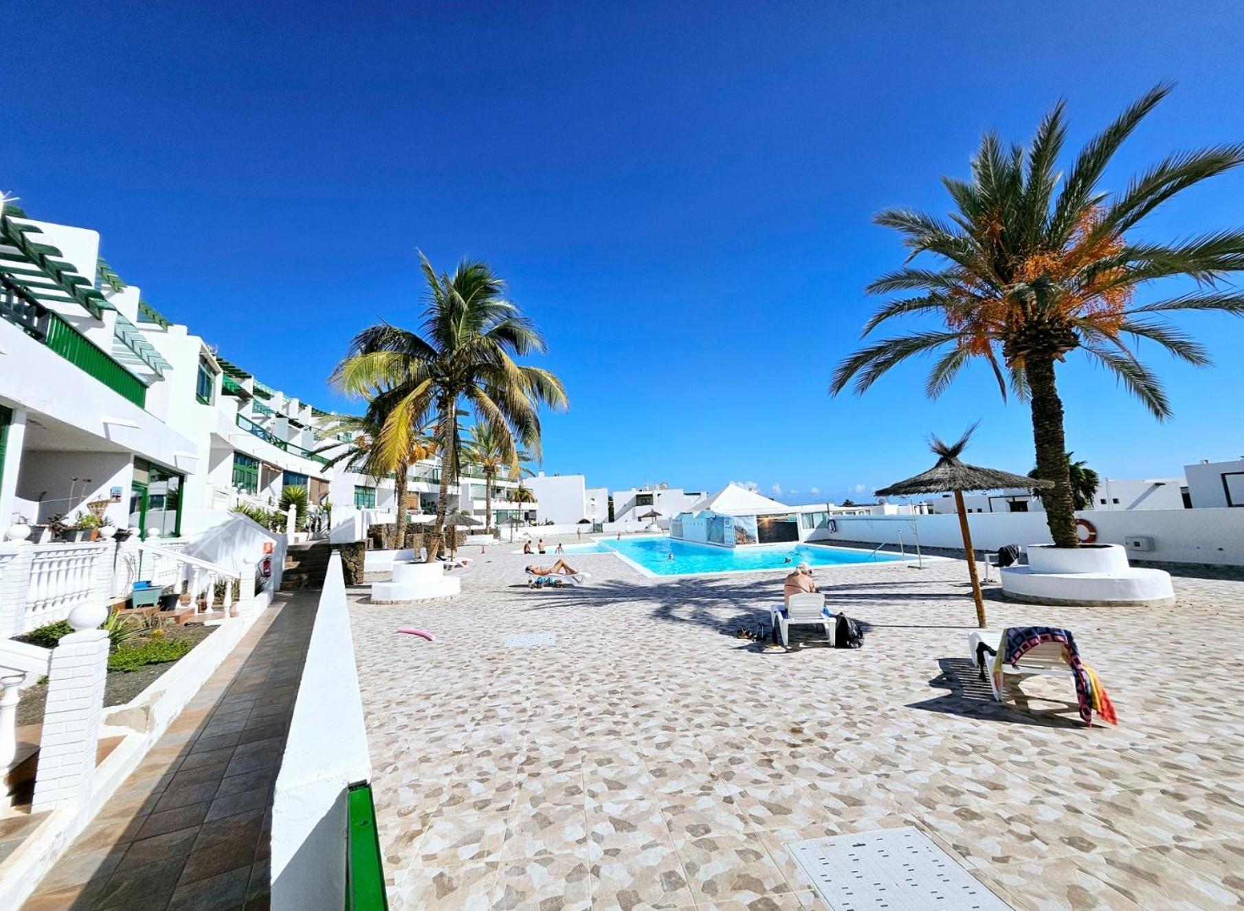 Azul Tuscan Playa Y Piscina Costa Teguise Exterior photo