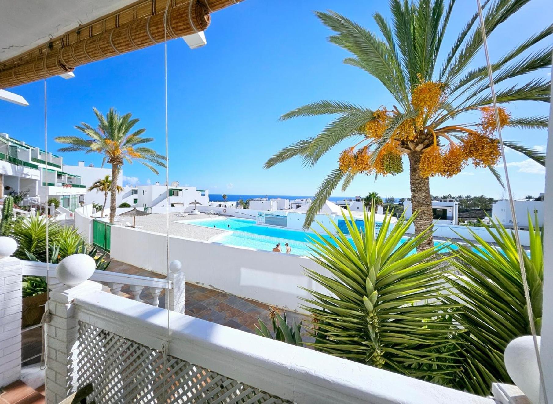 Azul Tuscan Playa Y Piscina Costa Teguise Exterior photo