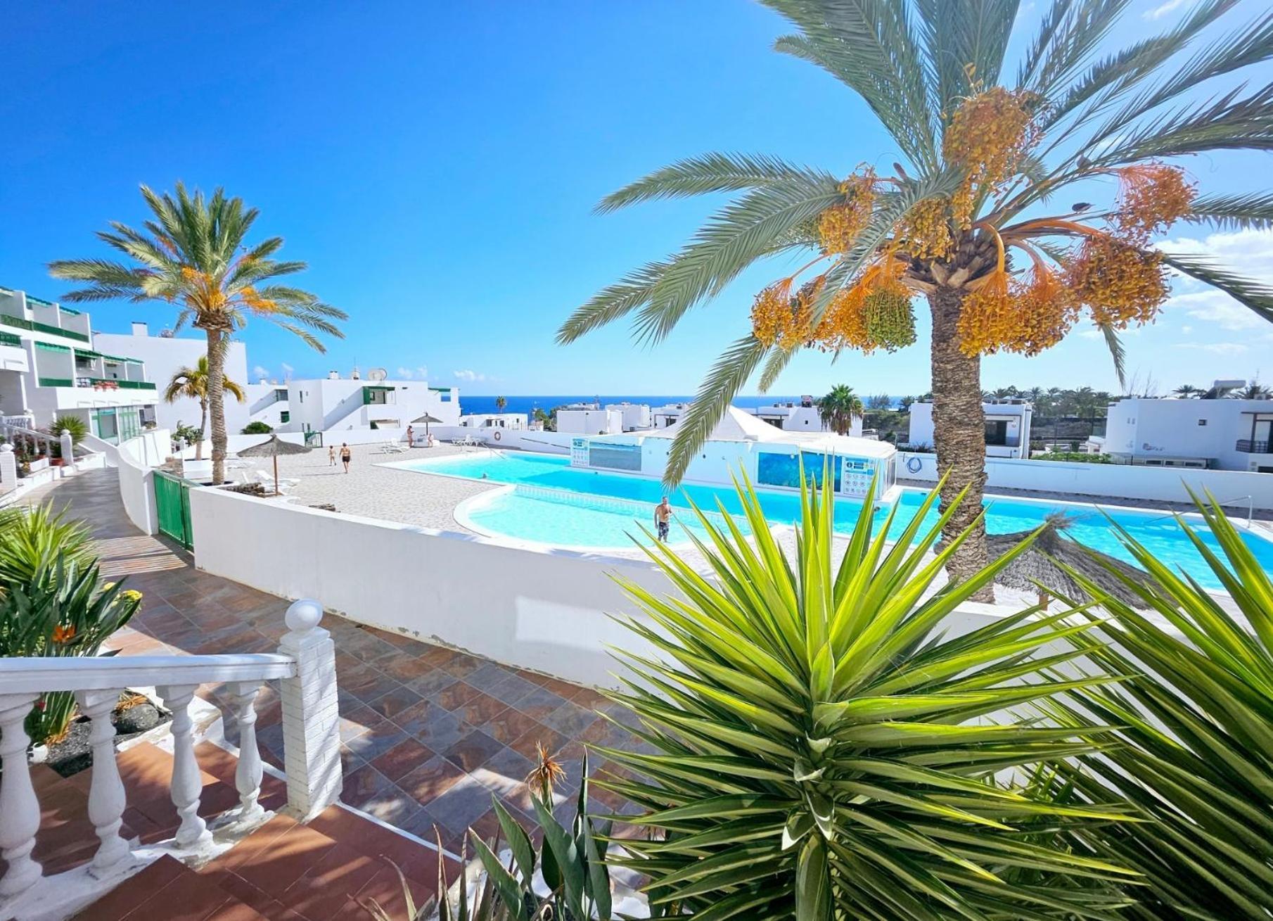 Azul Tuscan Playa Y Piscina Costa Teguise Exterior photo