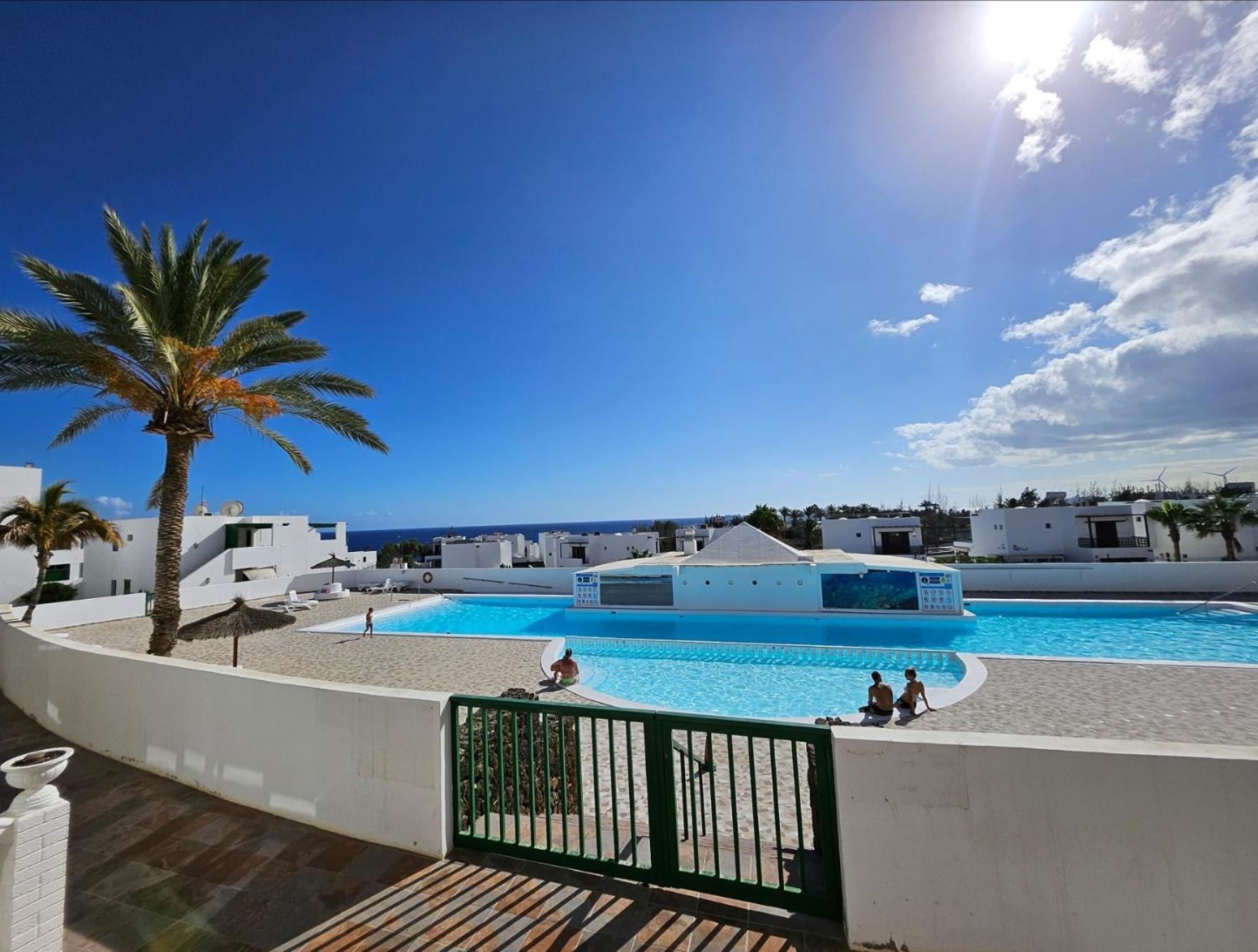 Azul Tuscan Playa Y Piscina Costa Teguise Exterior photo