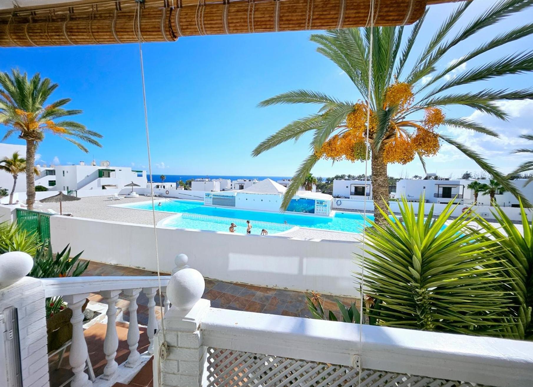 Azul Tuscan Playa Y Piscina Costa Teguise Exterior photo