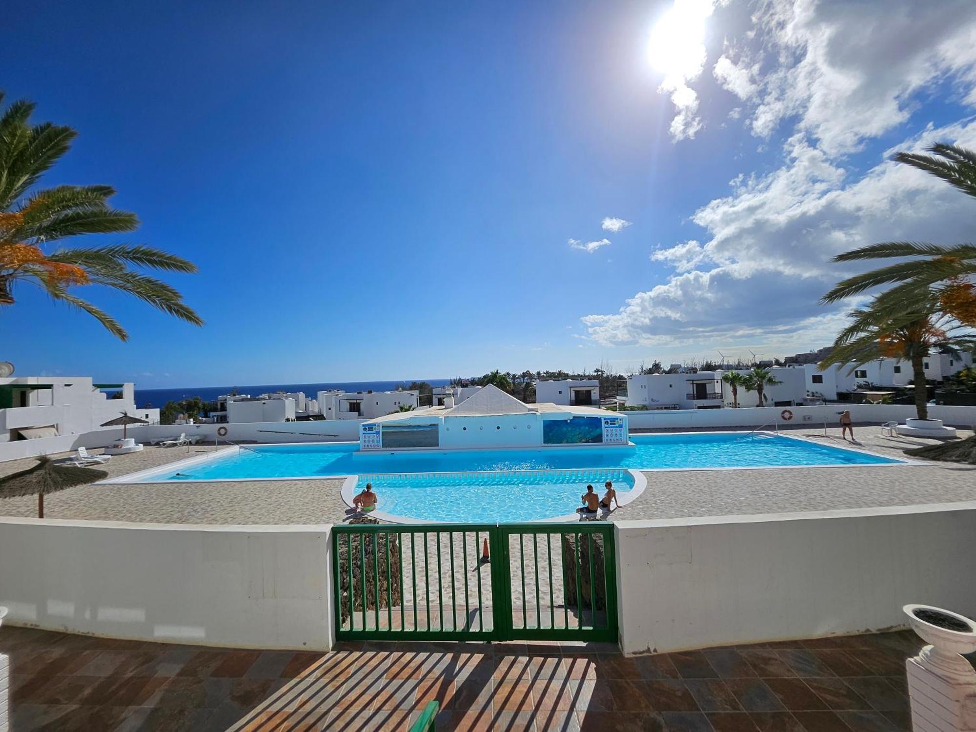 Azul Tuscan Playa Y Piscina Costa Teguise Exterior photo