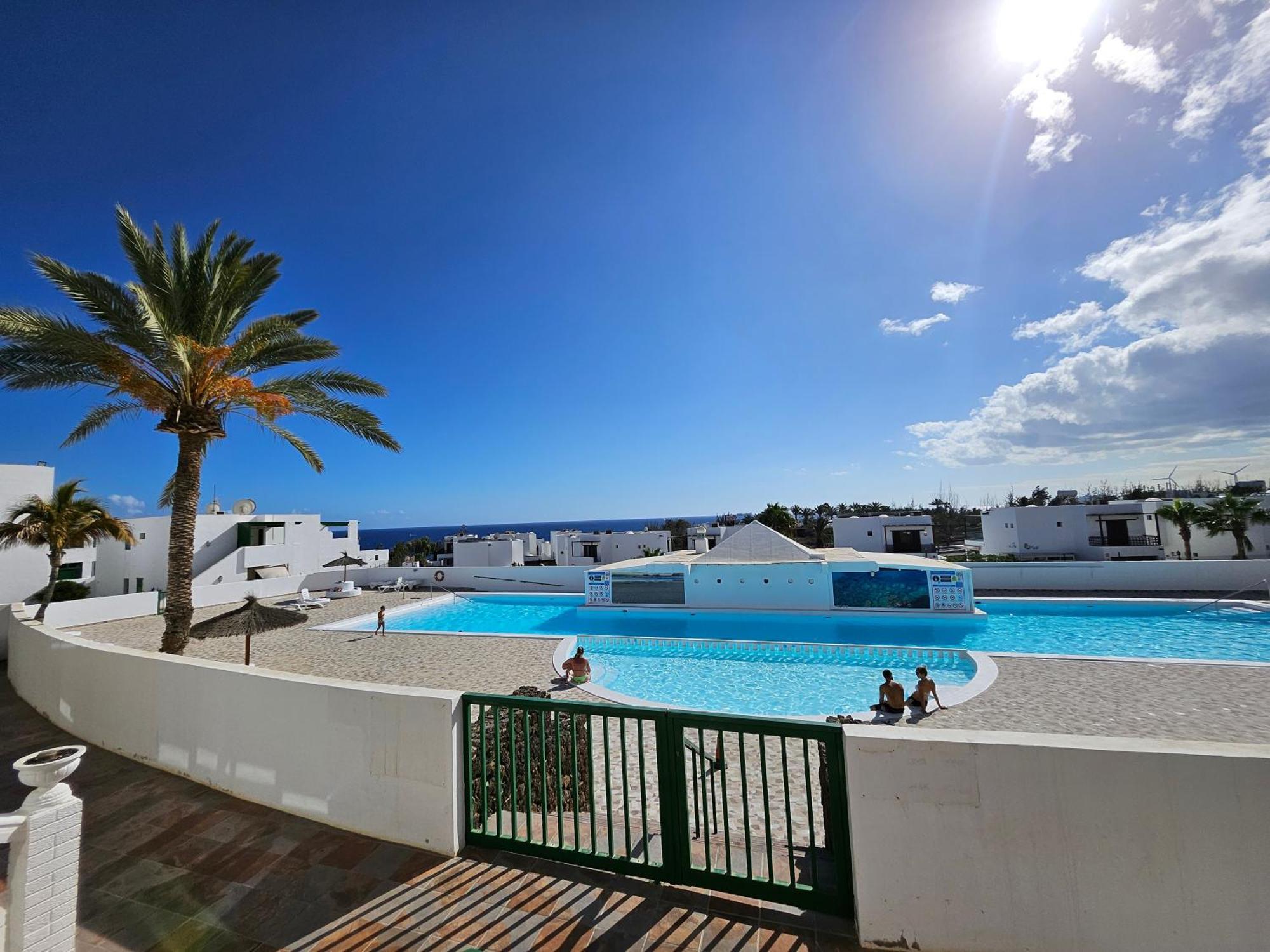 Azul Tuscan Playa Y Piscina Costa Teguise Exterior photo
